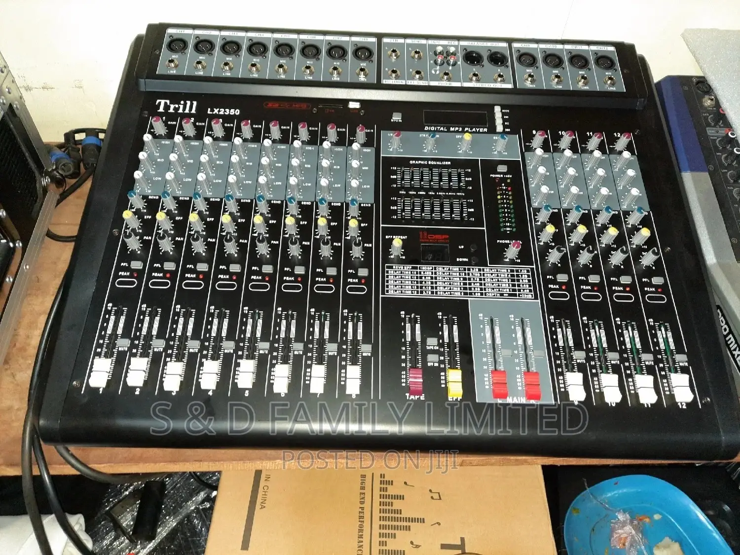 Trill LX2350 12 Channels Powered Mixer