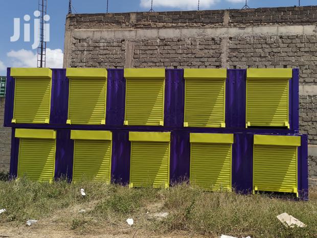 Container Stalls From Low Cube Container - main view