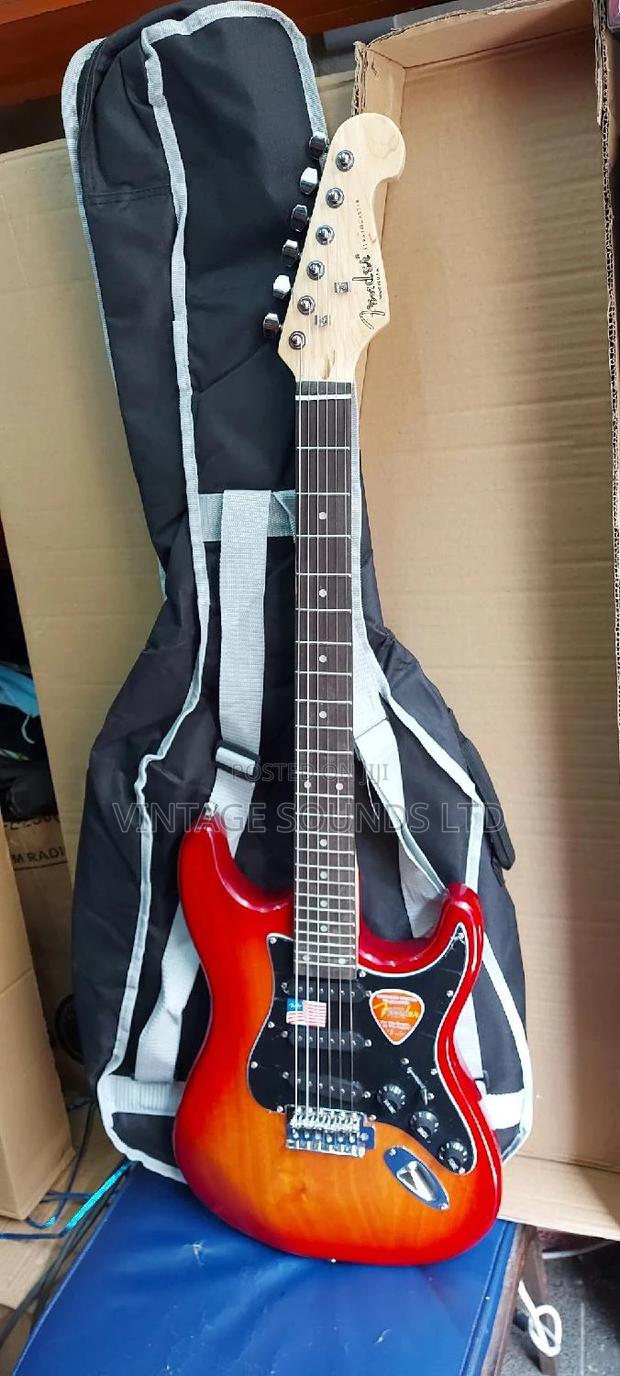 Fender Electric Solo Guitar - thumbnail 3