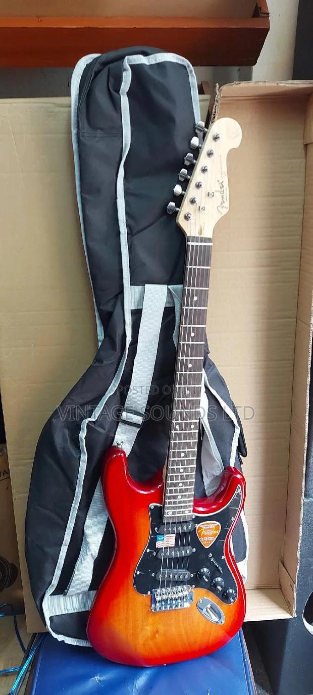 Fender Electric Solo Guitar - thumbnail 4