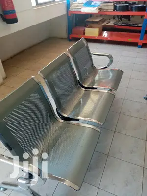 Linked Waiting Chair