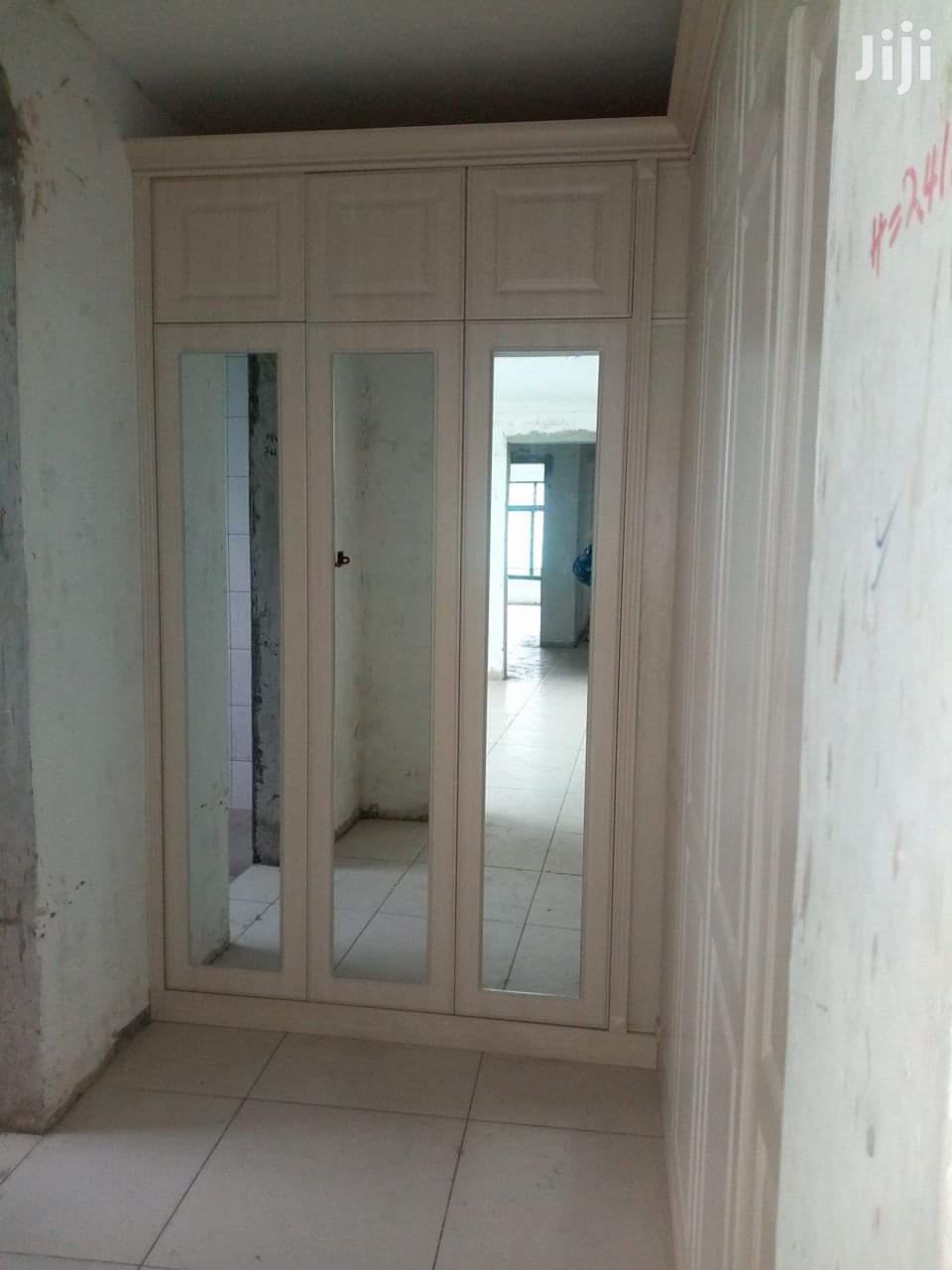 Looking For A Job, Best On All Types Of Woodwork( Carpenter).