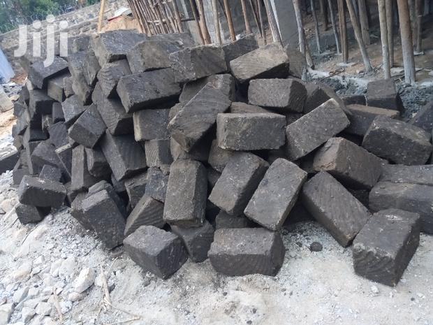 Machine Cut Stones - thumbnail 2