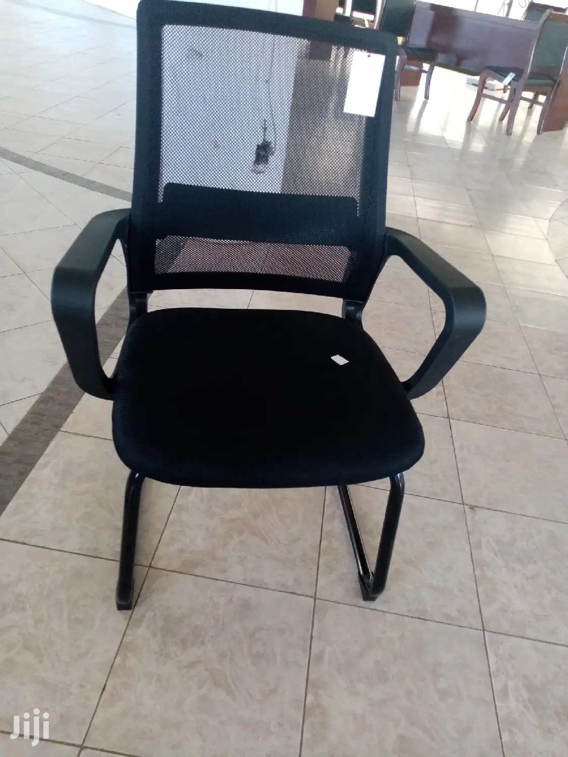 Elegant Visitors Chair