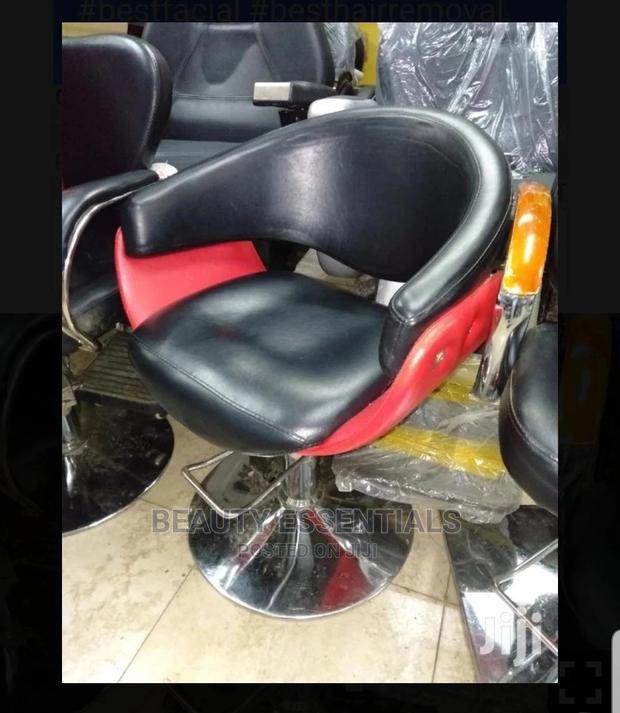 Salon Seats - main view