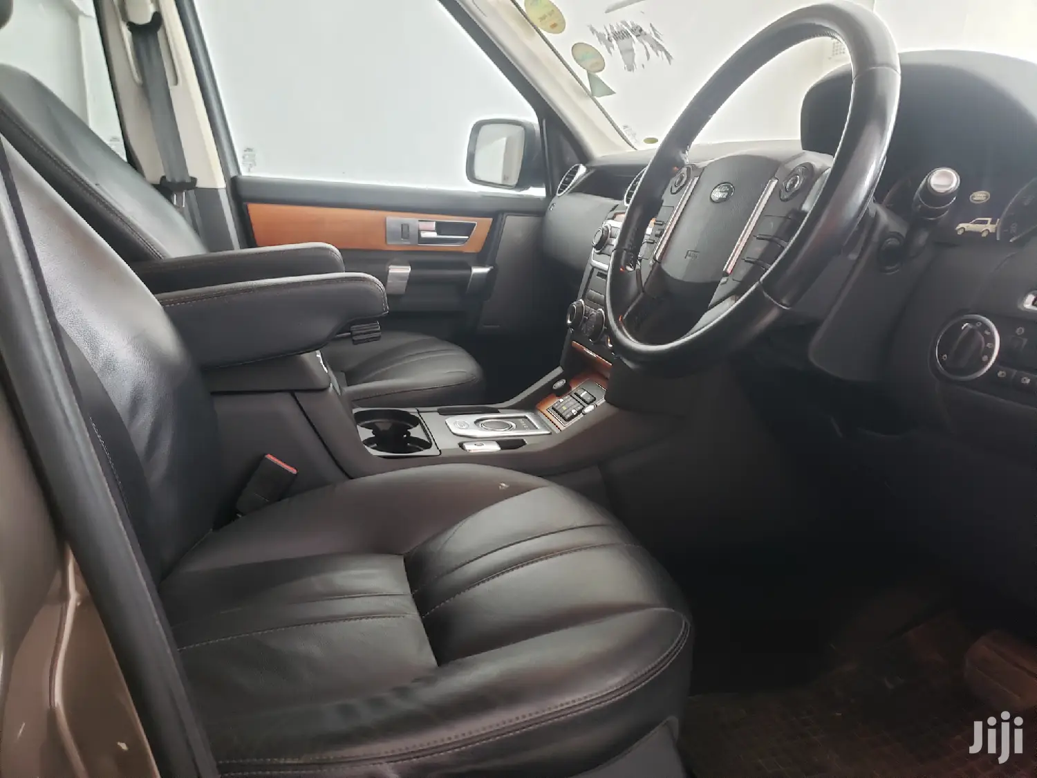 Land Rover Discovery 2014 Brown