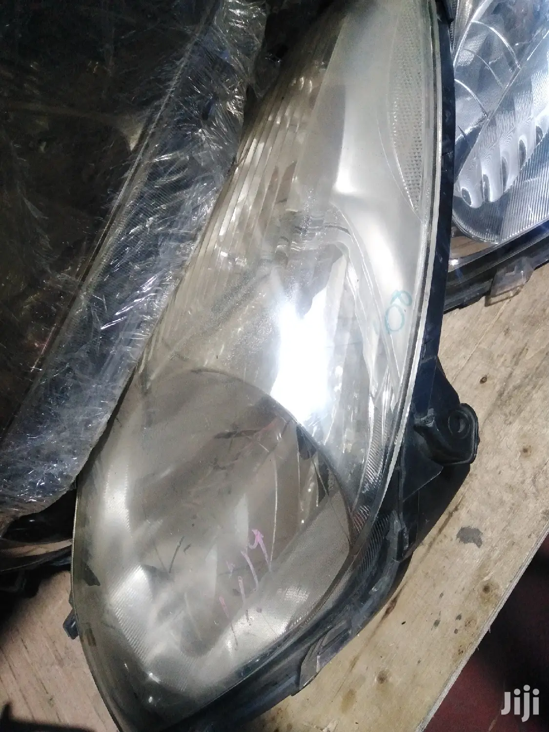 Toyota Vitz 2010 Headlights Xenon