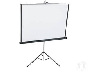 Tripod Projector Screens