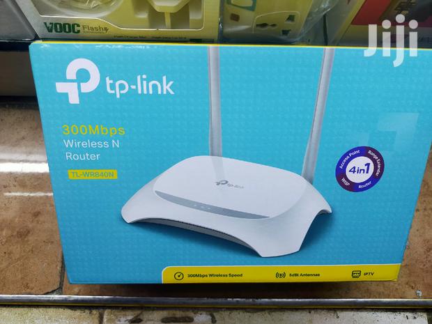 300mbps Wireless N Router 00 - main view