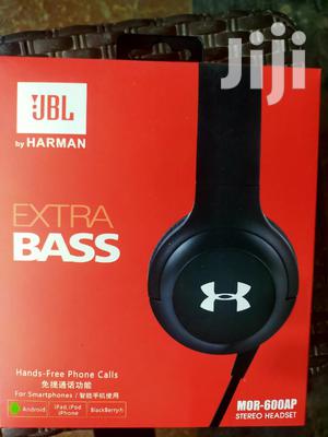 Wired Headphones - thumbnail 2