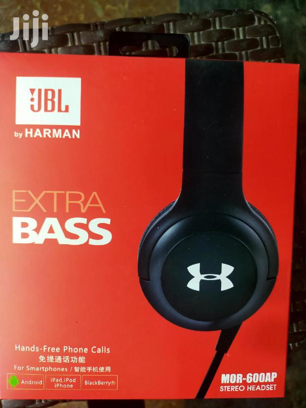 Wired Headphones - main view