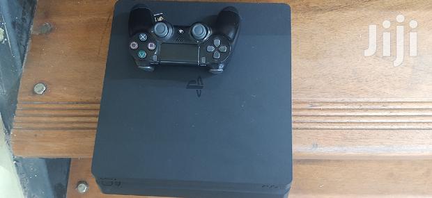 Jet Black Slim Ps4 - main view