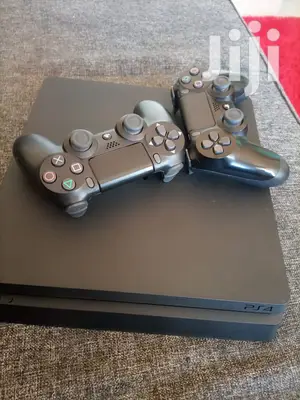 Play Station 4 Slim Clean, Kid Owned