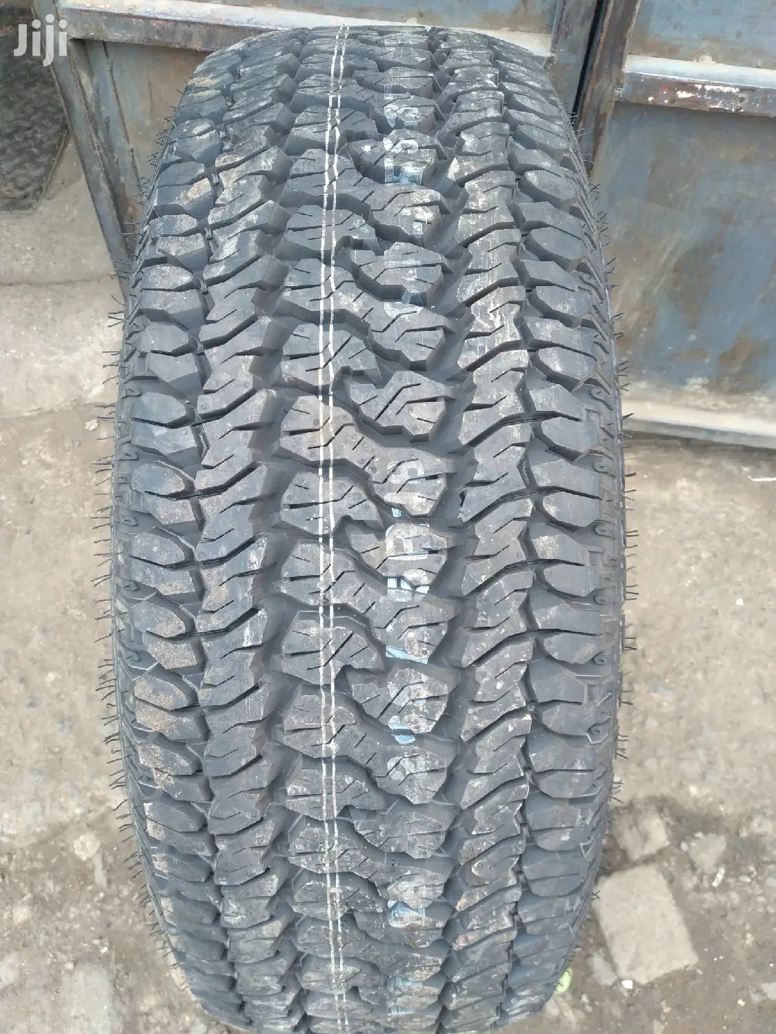 Kumho Tires Sizes 265/68r18 A/T Made in Korea.