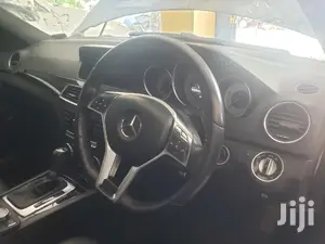 Mercedes-Benz C200 2013 Black