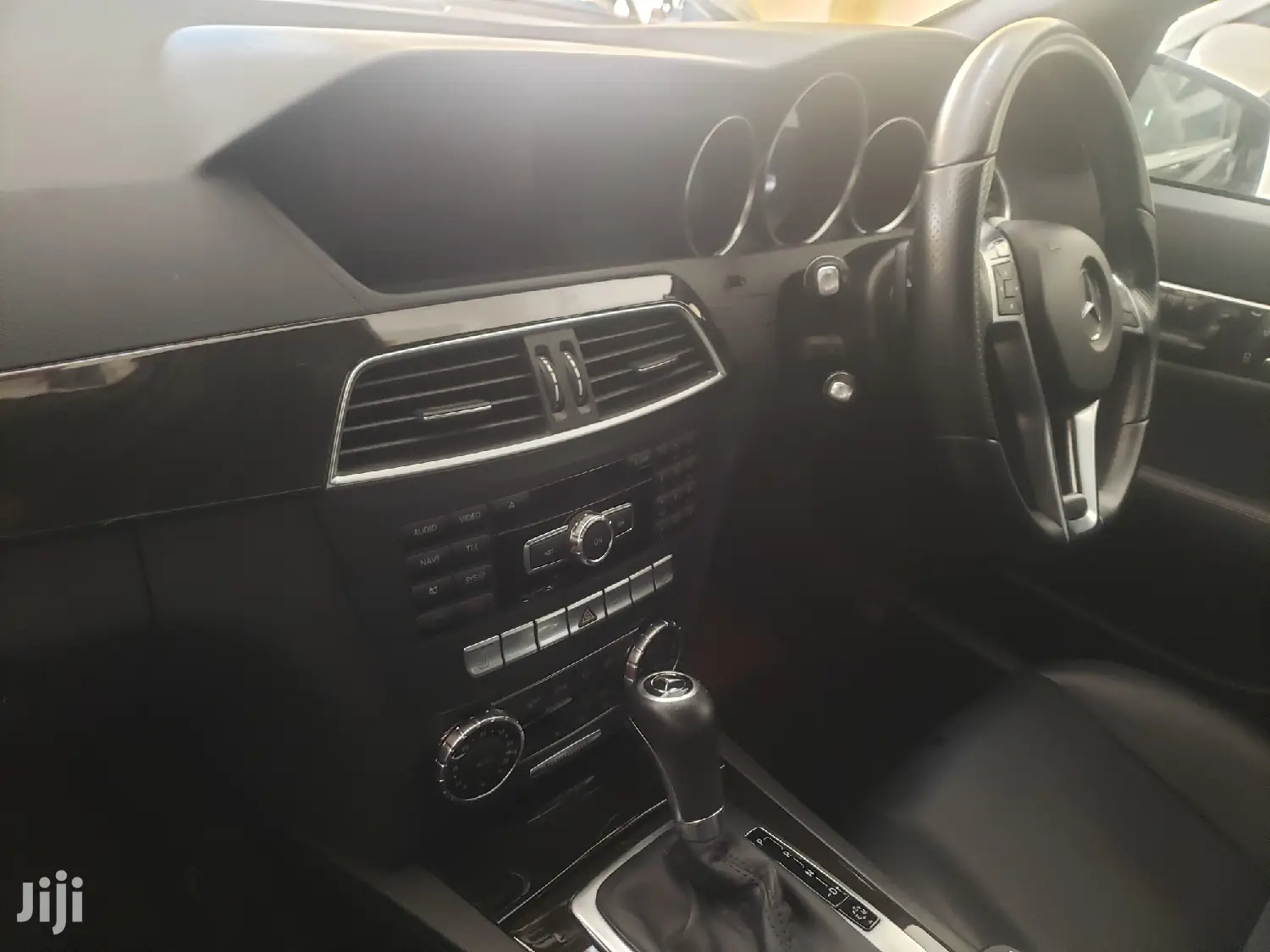 Mercedes-Benz C200 2013 Black