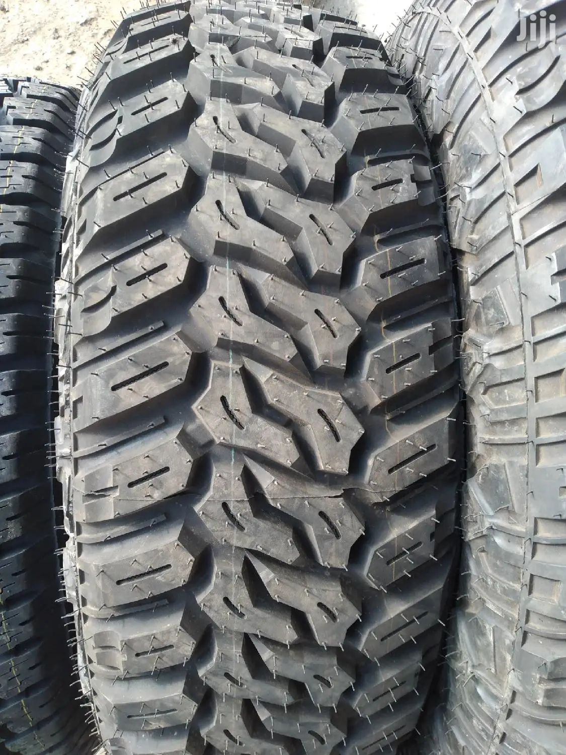 Maxtrek Mud Terrain Tires Sizes 285/75r16.