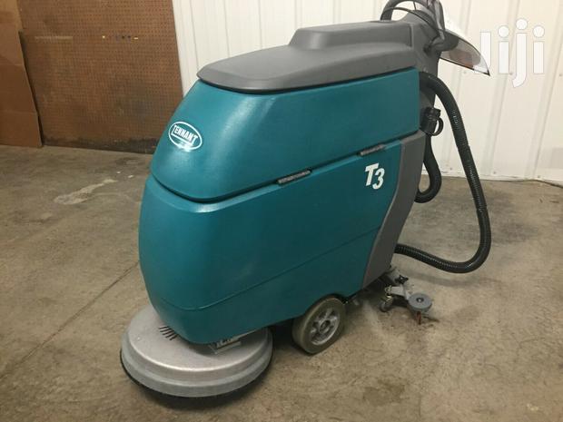 EX-UK Tennant Floor Scrubber - main view