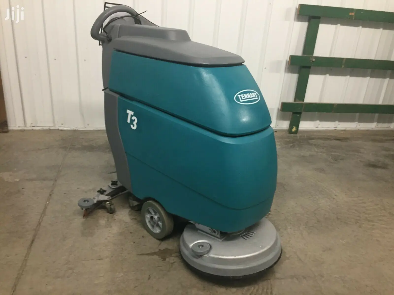 EX-UK Tennant Floor Scrubber