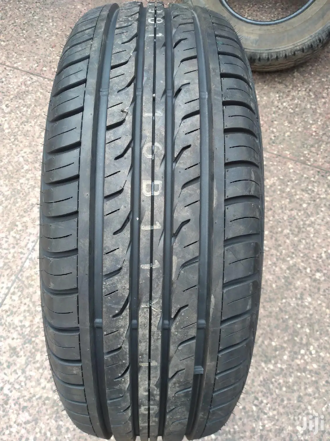 Dunlop Tires Made in Japan Sizes 265/60r18.