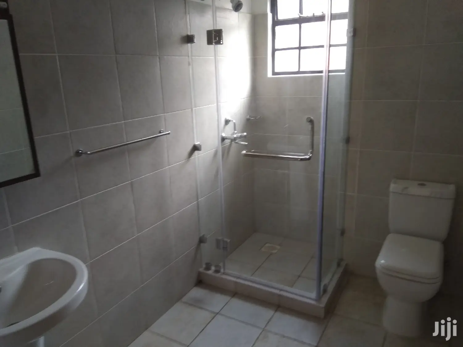 Spacious 2 3bedroomed Apartments to Let