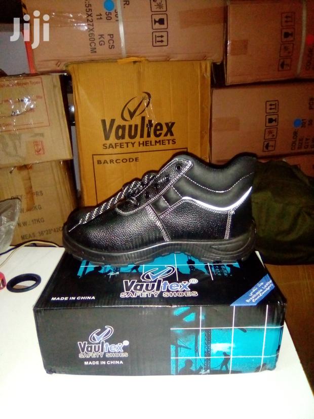 Vaultex Safety Shoes - main view