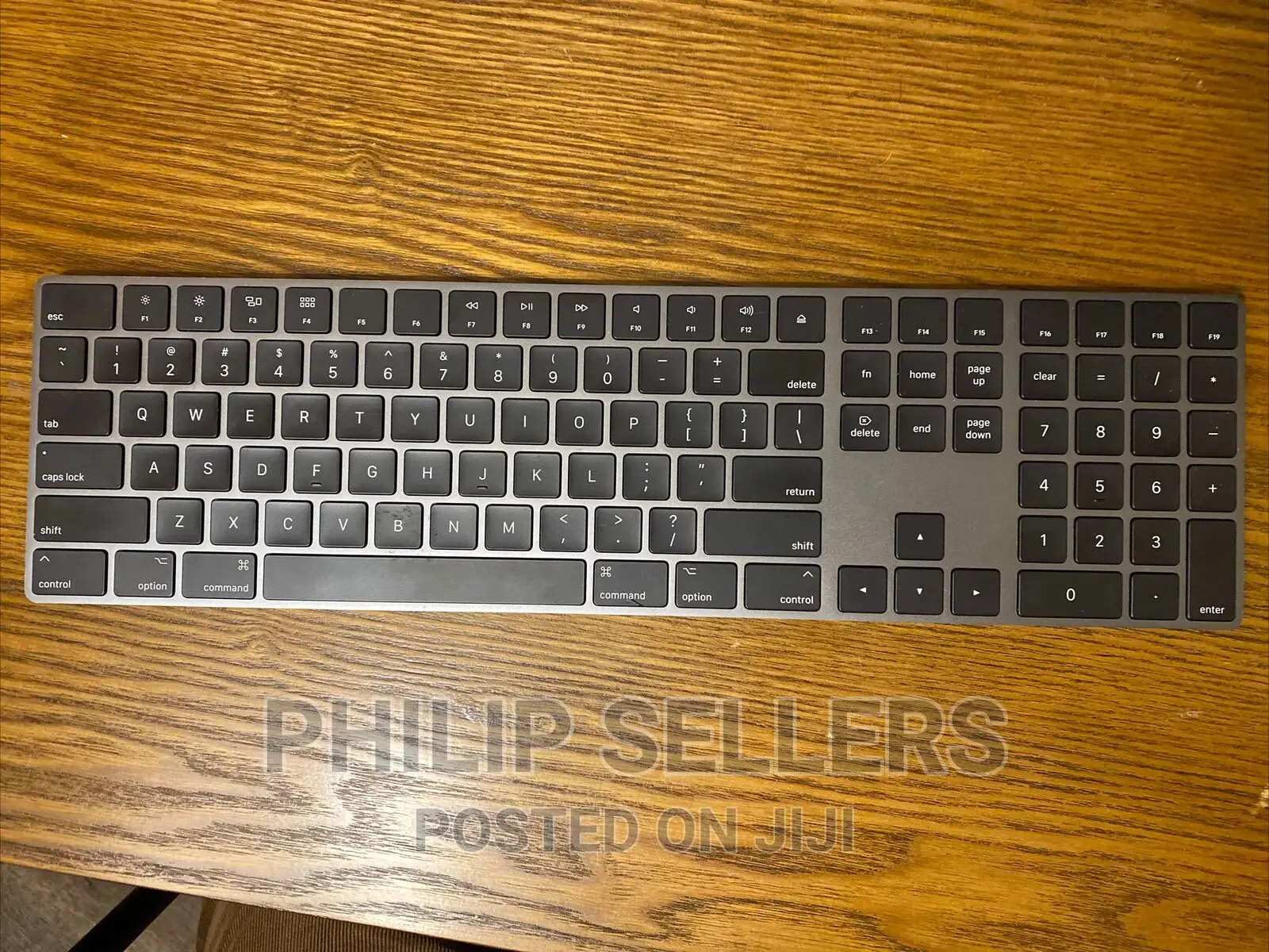 Apple Magic MRMH2LL/A Wireless Keyboard - Space Gray. Condit
