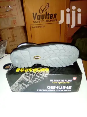 Ultimate Plus Safety Shoes