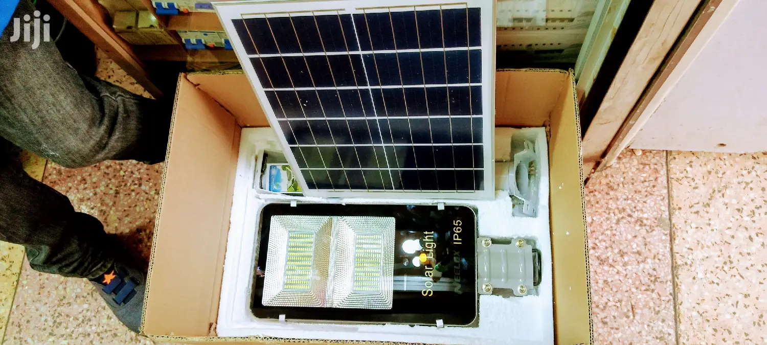 100 Solar Streetlight