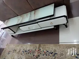 Extendable TV Stand
