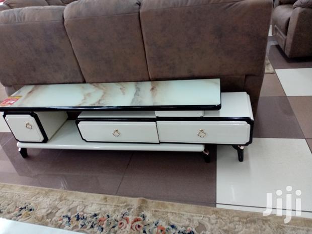 Elegant Extendable TV Stand