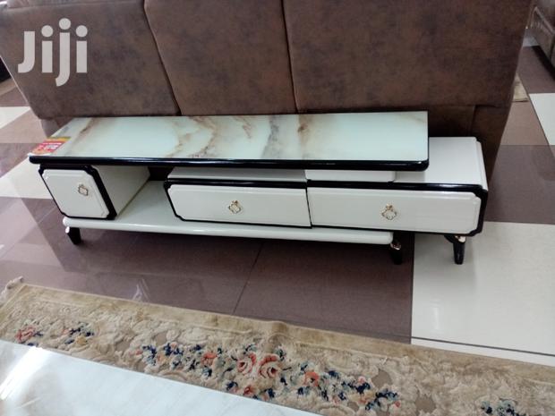 Extendable TV Stand