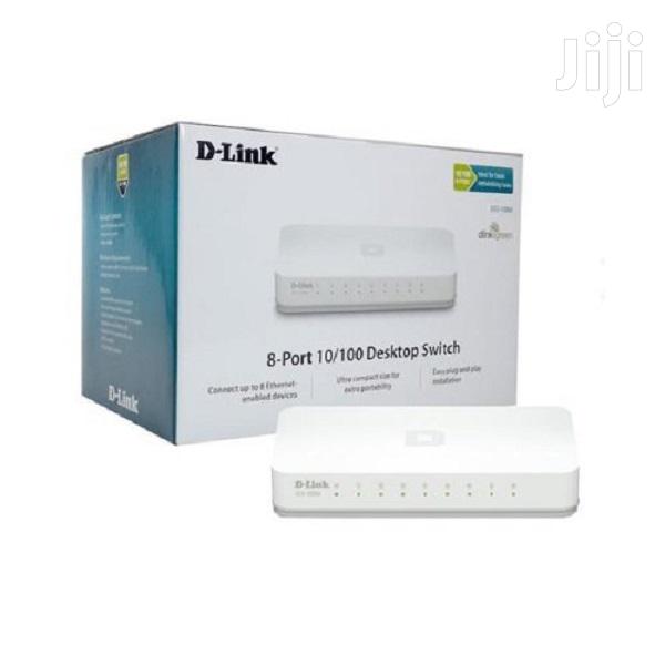 D-Link 8 Port 10/100 Desktop Switch - Des-1008a - main view