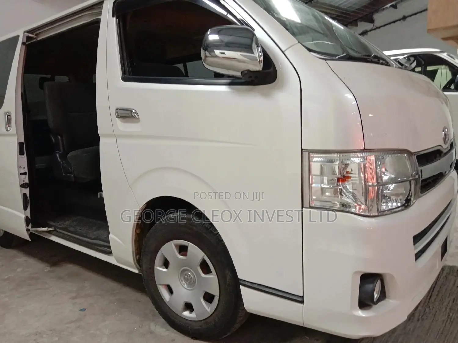 Toyota HiAce 2014