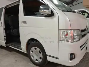 Toyota HiAce 2014