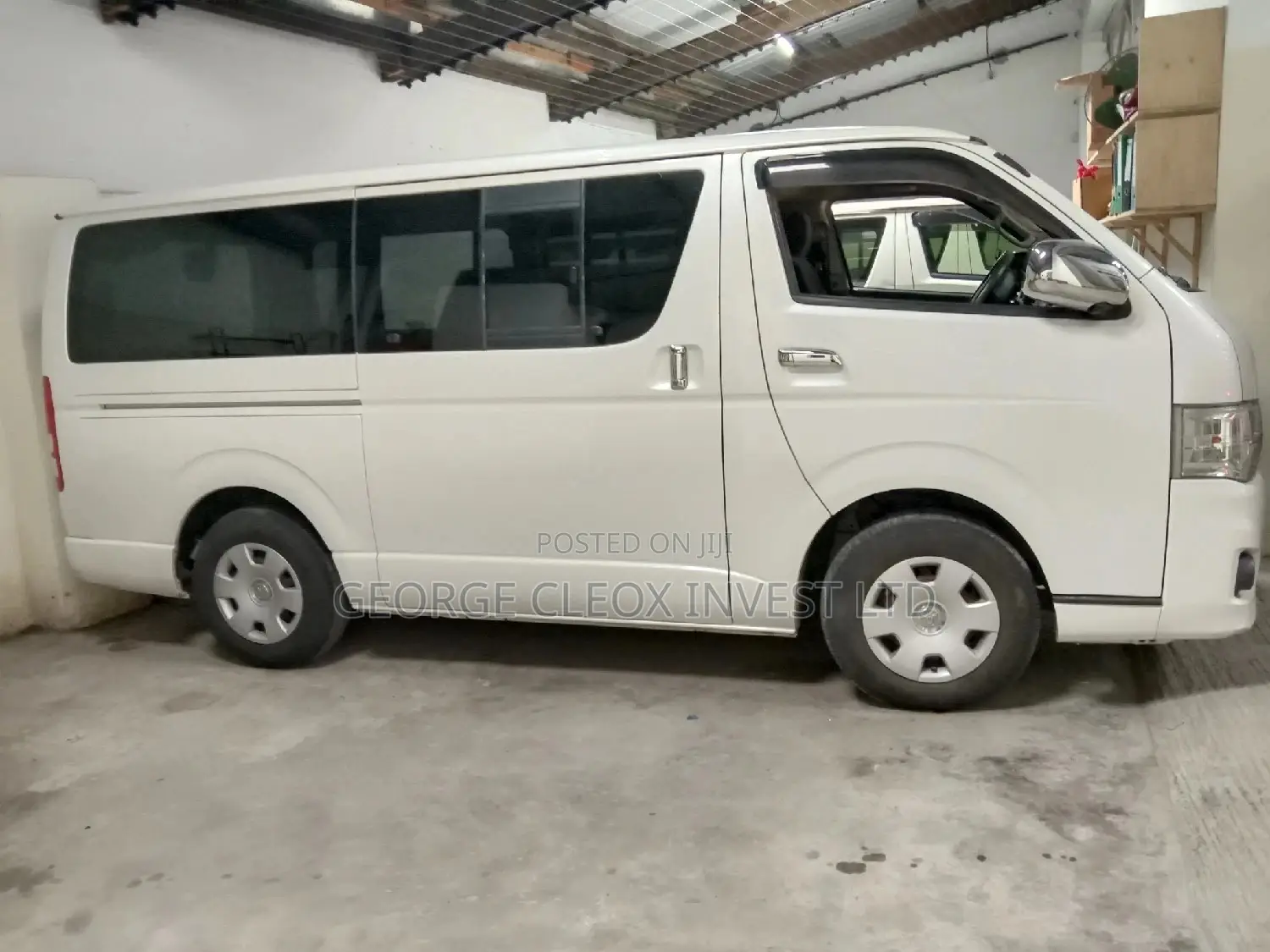 Toyota HiAce 2014