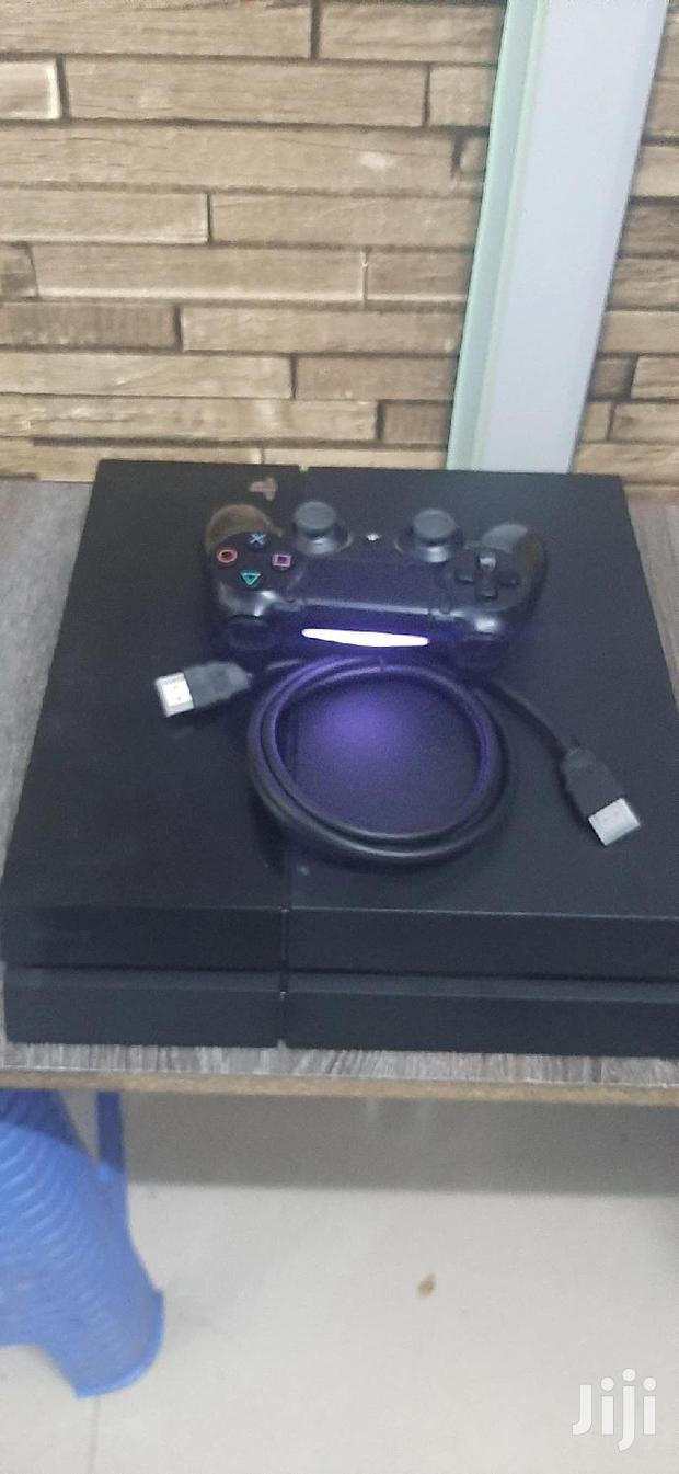 Black Ps4 Standard - main view