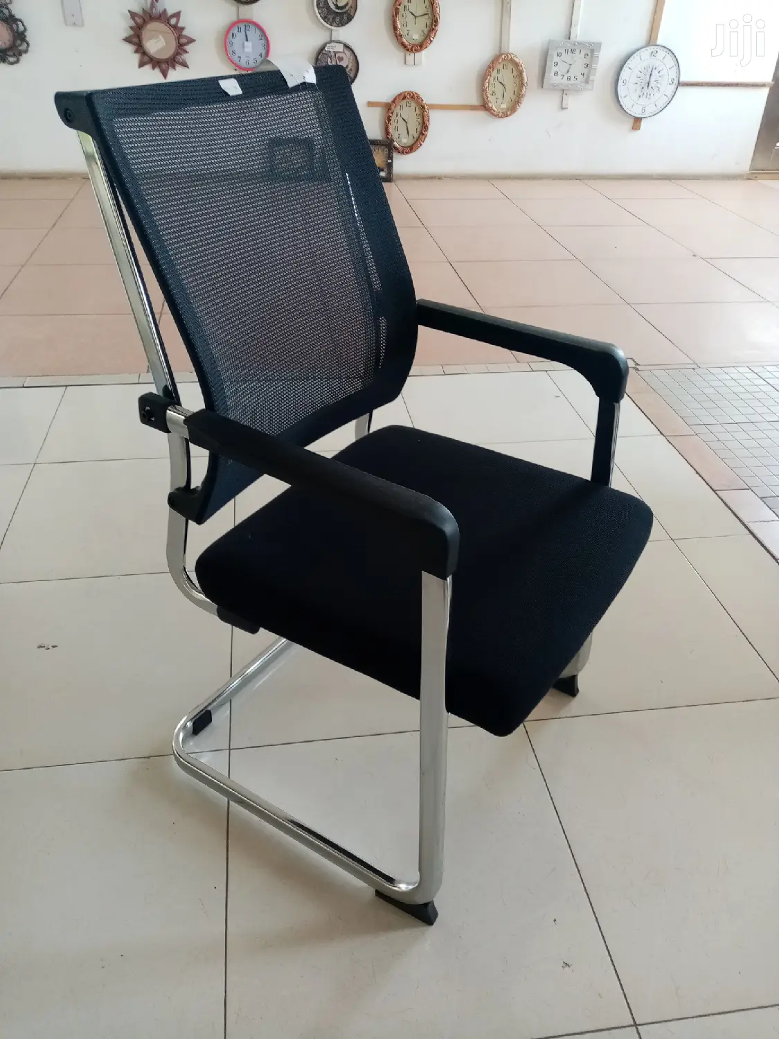 Elegant Waiting Seat