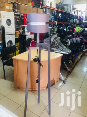 Uk-chrome Tripod Table Lamp-grey Shade