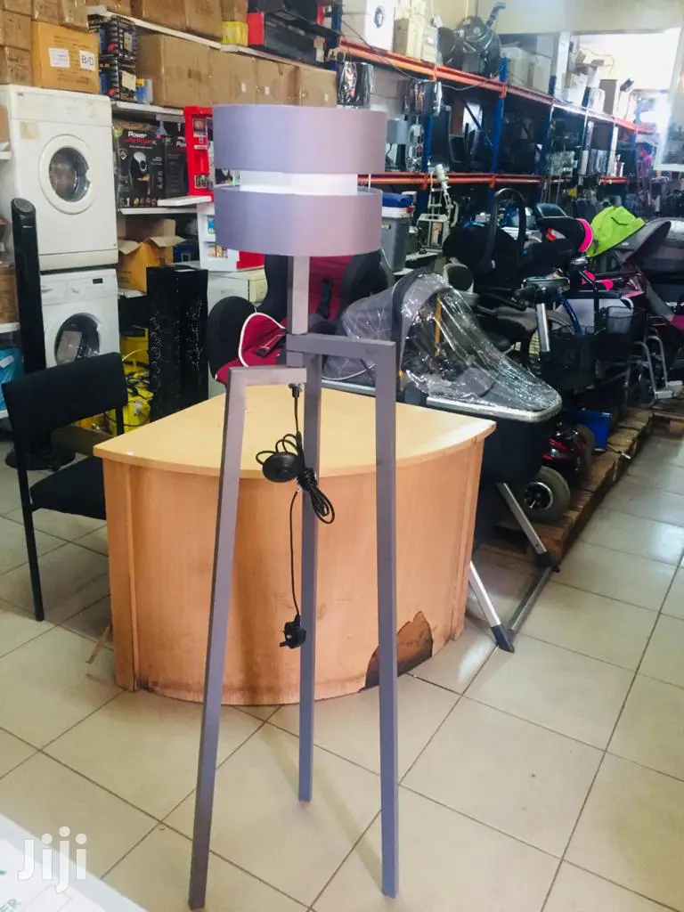 Uk-chrome Tripod Table Lamp-grey Shade