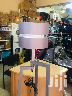 Uk-chrome Tripod Table Lamp-grey Shade
