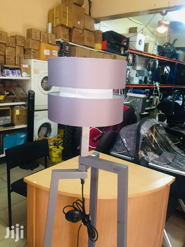 Uk-chrome Tripod Table Lamp-grey Shade