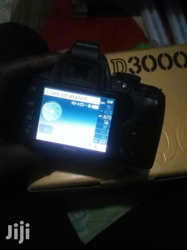 Nikon D3000 DSLR Camera - thumbnail 4