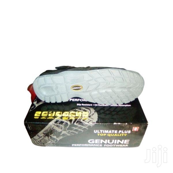 Ultimate Plus Work Footwear - thumbnail 2