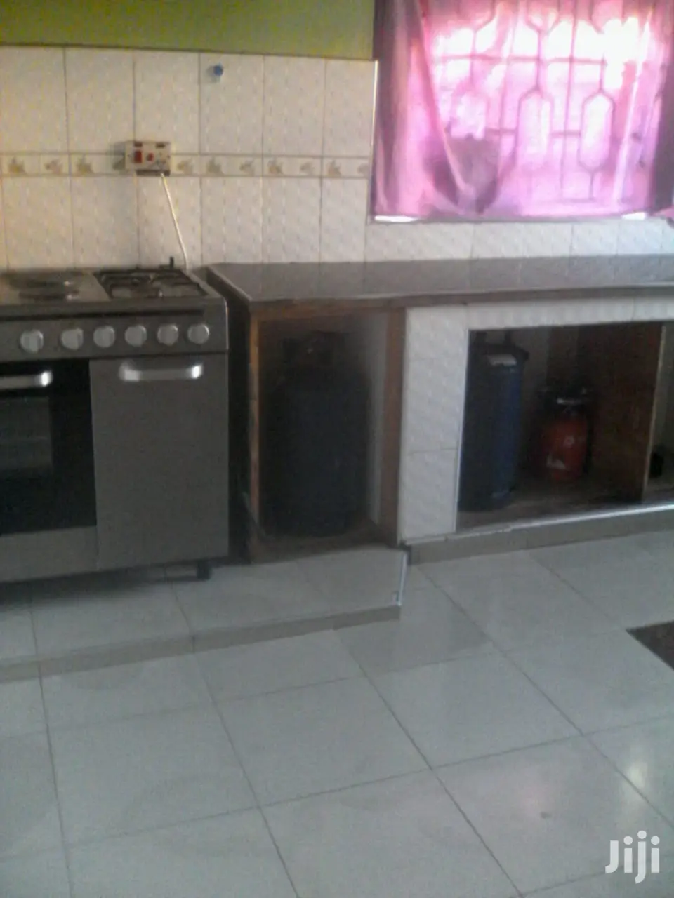 Spacious 5bedroomed Maisonette For Sale
