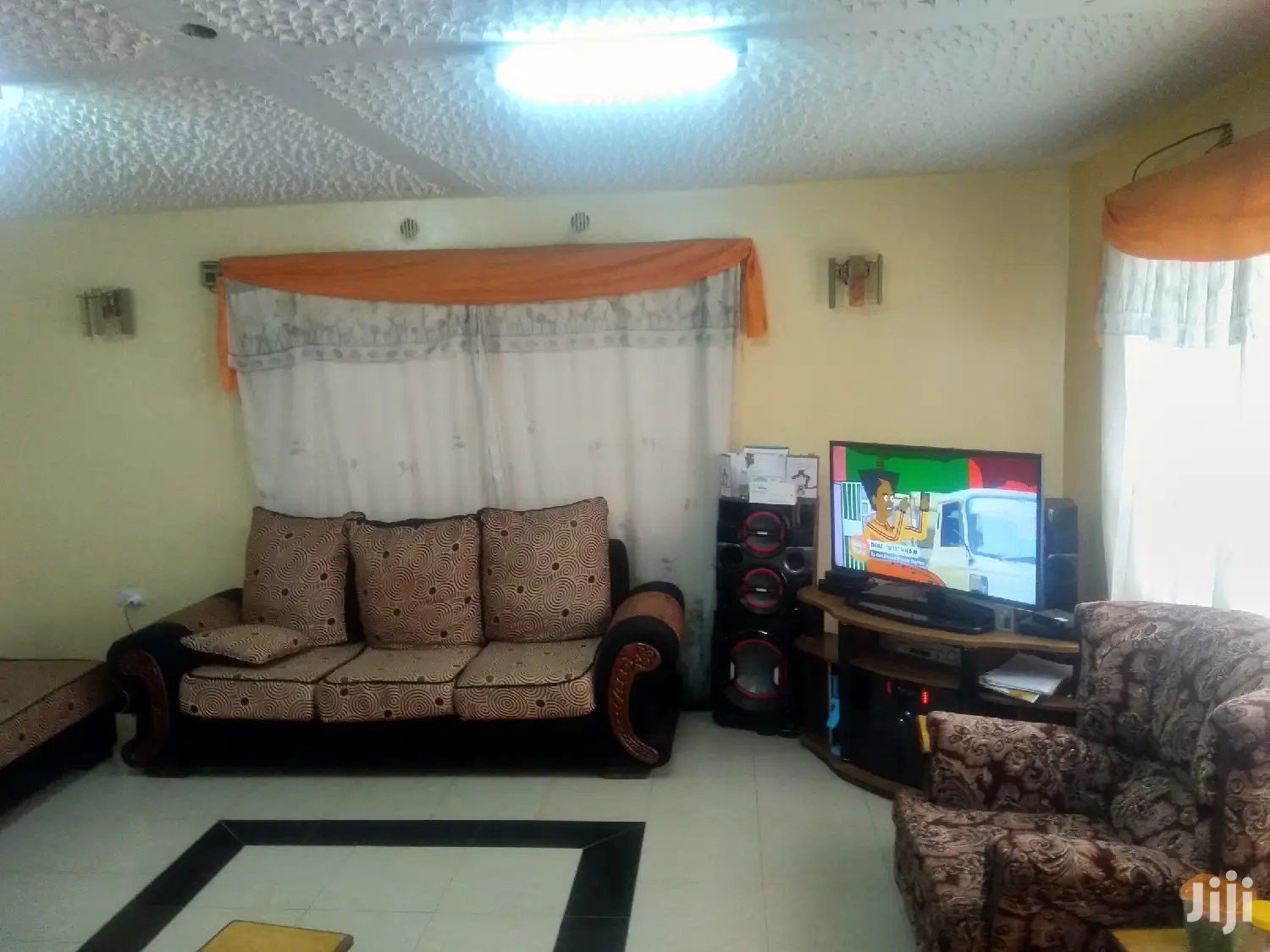 Spacious 5bedroomed Maisonette For Sale