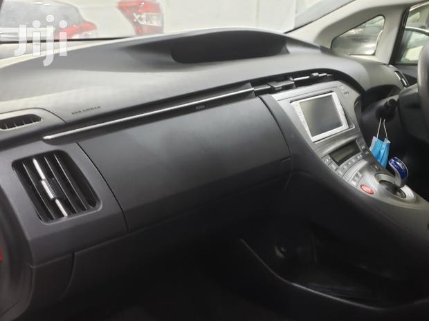Toyota Prius 2015 White - thumbnail 3