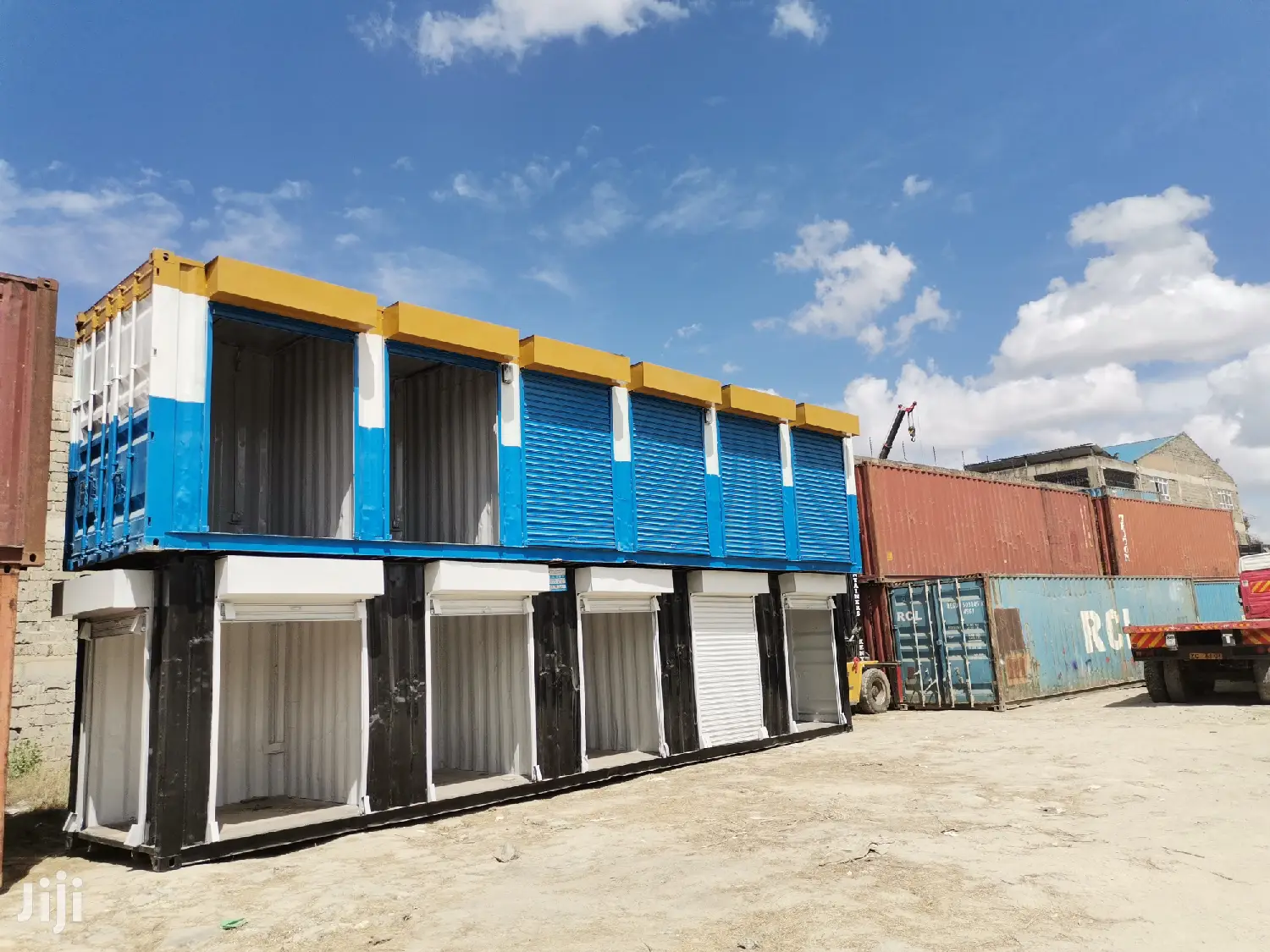 Simple And Elegant Container Stalls Or Shops