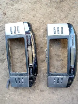 Toyota Mark X A/C Controls.