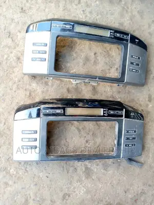 Toyota Mark X A/C Controls.